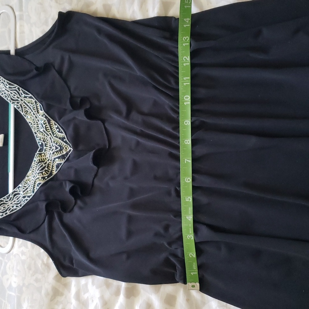 White House Black Market Sleeveless Metallic Embroidered V Neck Peplum Top - Picture 13 of 14